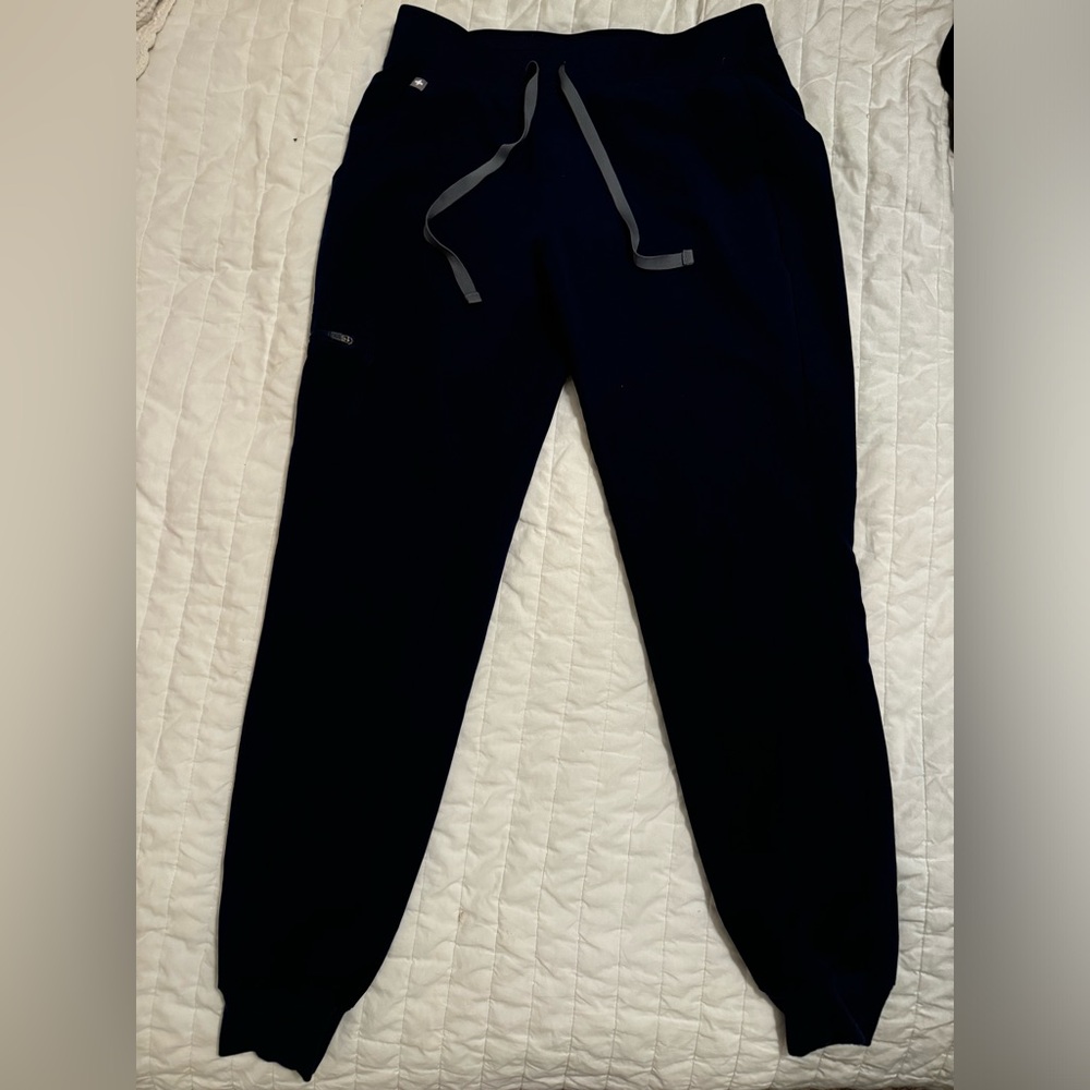 Black Figs Zamora Jogger Scrub Pants, size small